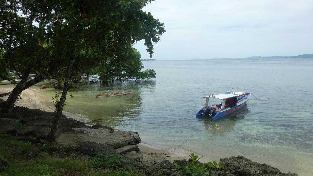 Raja Laut Dive Resort Бунакен Екстериор снимка