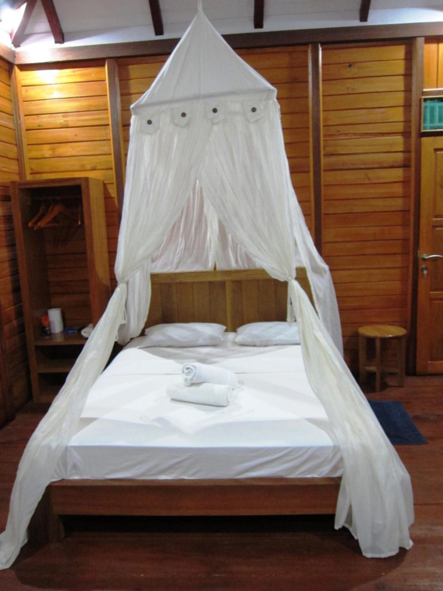 Raja Laut Dive Resort Бунакен Стая снимка